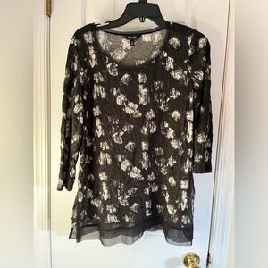 Simply Vera by Vera Wang Black and White Crinkle Fabric Patterned Tunic - Medium